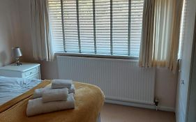 Spacious 3 Bdr House With Parking-Families-Corporate Groups By Orbitat Accommodations